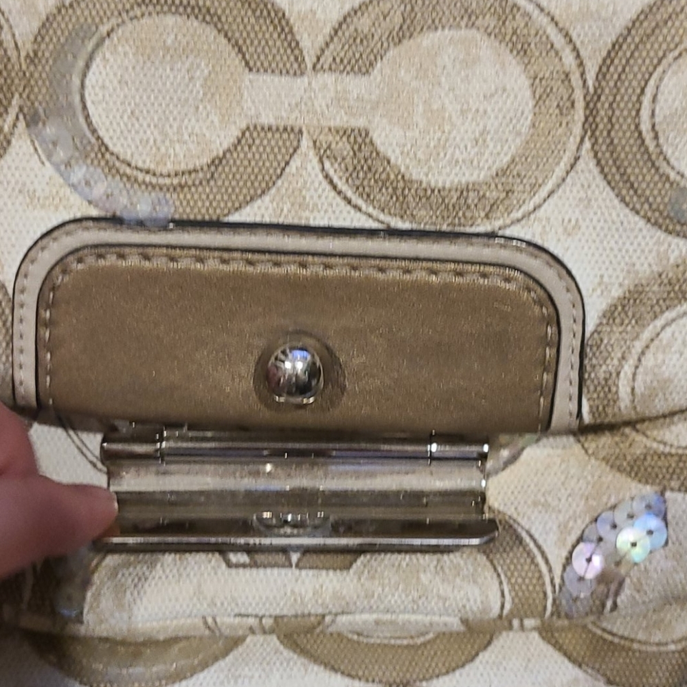 Coach Kristin Sequin opt art shoulder/hobo purse - Picture 4 of 10
